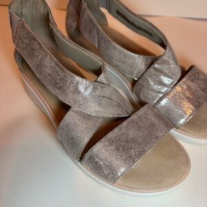 Clarks Gold‎ Sandals with Padded Footbed